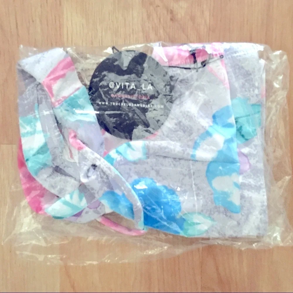 VITA LA x ANNA VICTORIA strappy criss cross racerback yoga top M - Picture 7 of 8